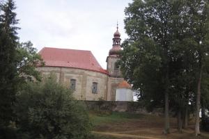 Kostel sv. Michaela ve Vernéřovicích patří do skupiny broumovských kostelů