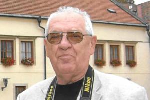 Na Velkou pardubickou pozvou i fotografie Vladimíra Davida