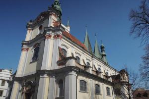 Kostel Všech Svatých v Litoměřicích je dominantou centra