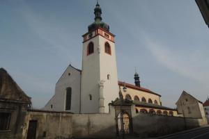 Před původním kostelem byl zavražděn kníže Václav