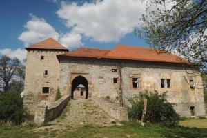 V Kestřanech stojí dvě tvrze, Horní tvrz je staršího založení