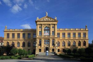 Studenti a žáci s vysvědčením do muzea zdarma