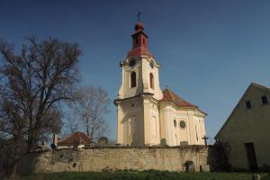 Kostel sv. Vojtěcha v Počaplech je mistrovským dílem K.I.Dientzenhofera