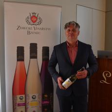Manažer Zámeckého vinařství Bzenec Vladimír Ihnatko potvrdil, že největší zájem je o bílé víno